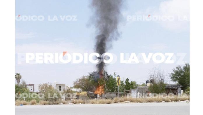 Reportan incendio en casa; solo era maleza