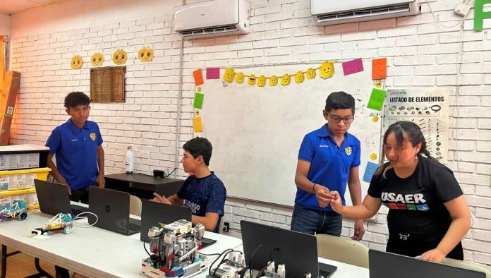 Triunfan en Colombia alumnos de Monclova