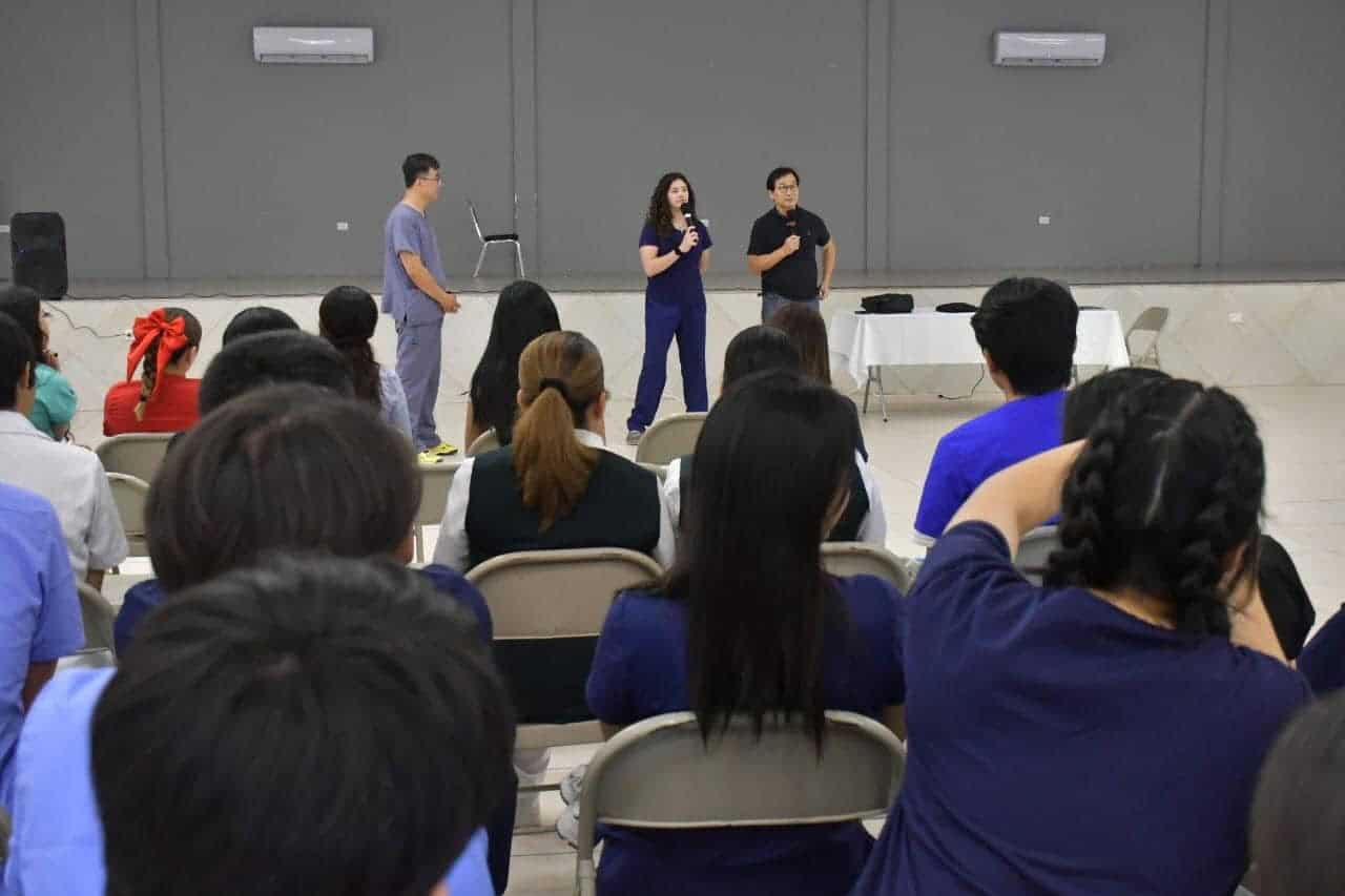 Especialistas Extranjeros Capacitan en Nava sobre Diabetes e Hipertensión