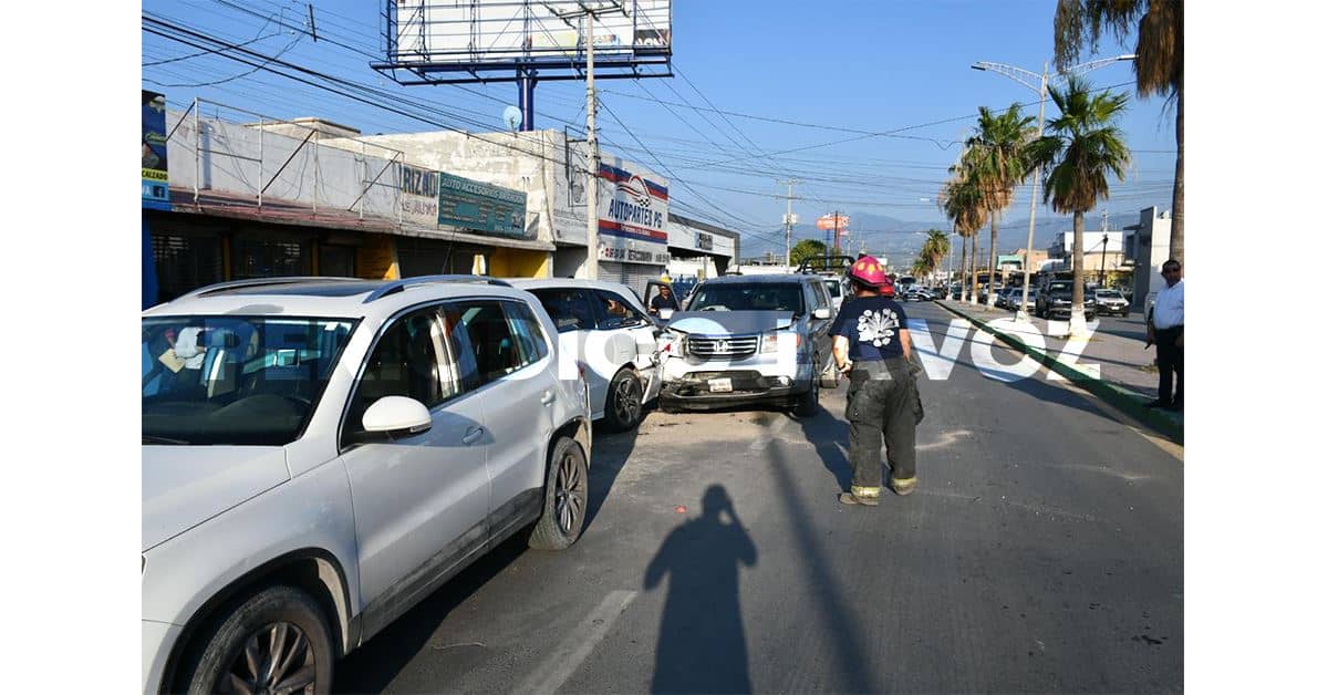 Causa mujer mayor carambola en el Juárez