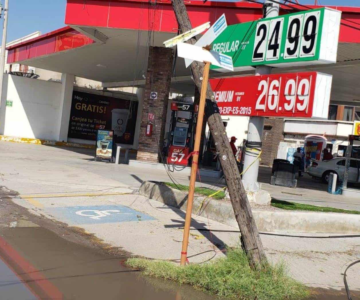 Caen Líneas y Postes de TELMEX Tras Tormenta en Sabinas