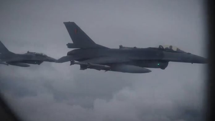 Presidente de Ucrania confirma la llega de F-16 desde Belgica