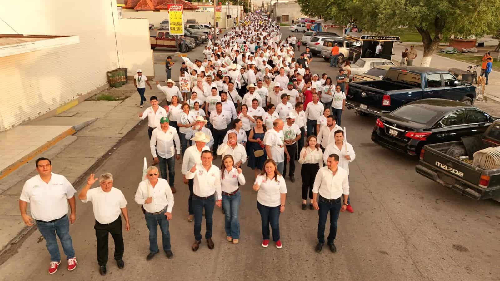 Pepe Díaz Gutiérrez presenta su cierre de campaña con gran afluencia en Allende