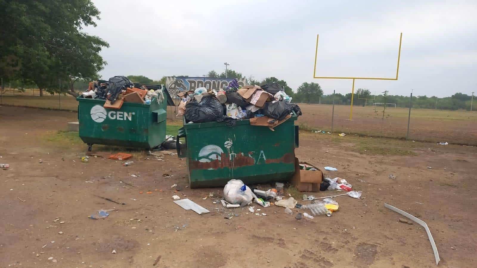 Alerta: Basura Desbordada Amenaza el Parque Braulio Fernández Aguirre