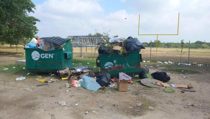 Alerta: Basura Desbordada Amenaza el Parque Braulio Fernández Aguirre