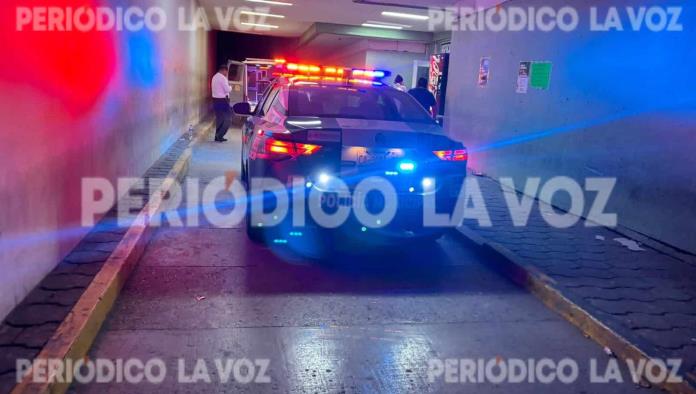 Termina abuelito inconsciente en caída