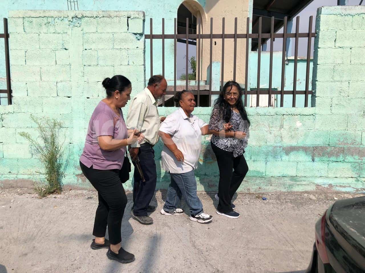 Adultos mayores con discapacidad visual enfrentan obstáculos al votar en Praderas