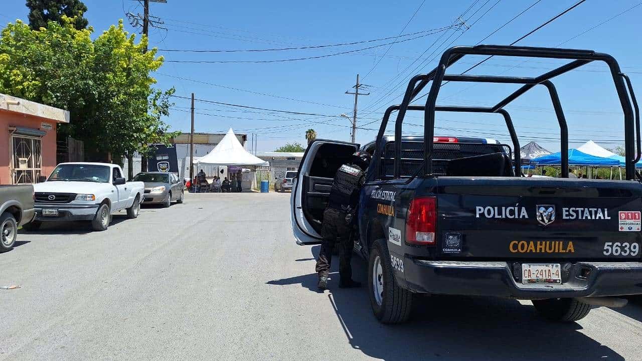 Conteo de votos en el Comité Municipal del IEC.