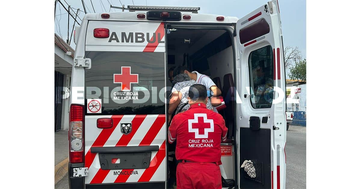 Lesiona taxista a pasajeros en choque