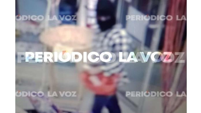 Asaltan tienda en la Petrolera