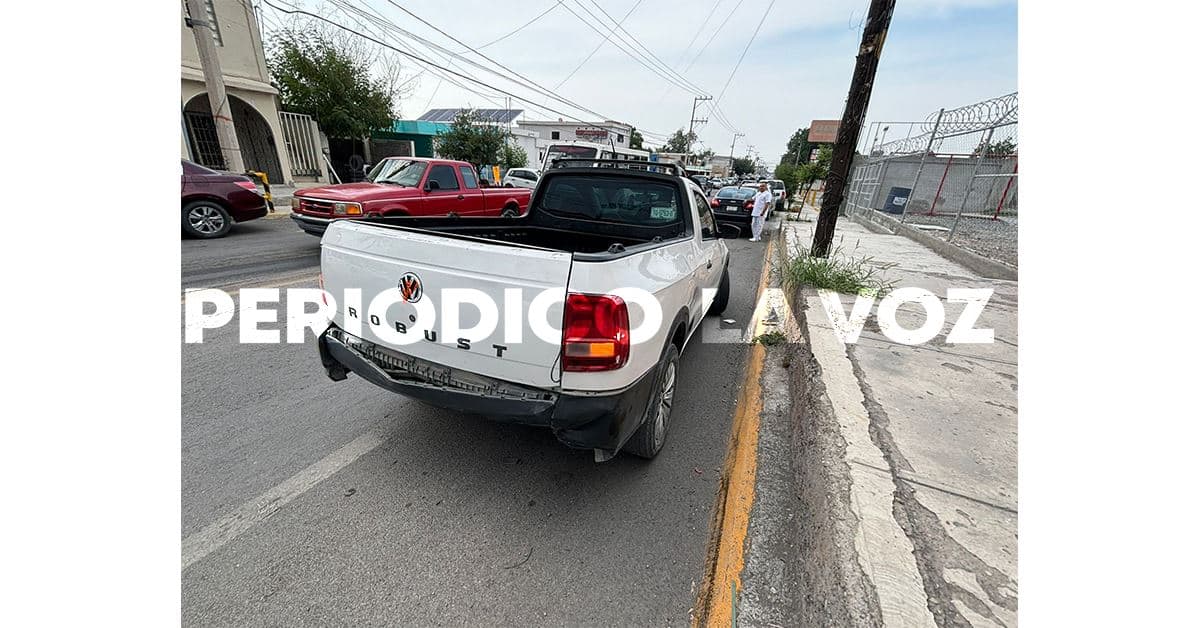 Lesiona taxista a pasajeros en choque