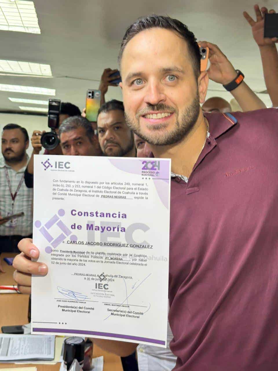 Recibe Jacobo Rodríguez constancia de mayoría como ALCALDE municipal