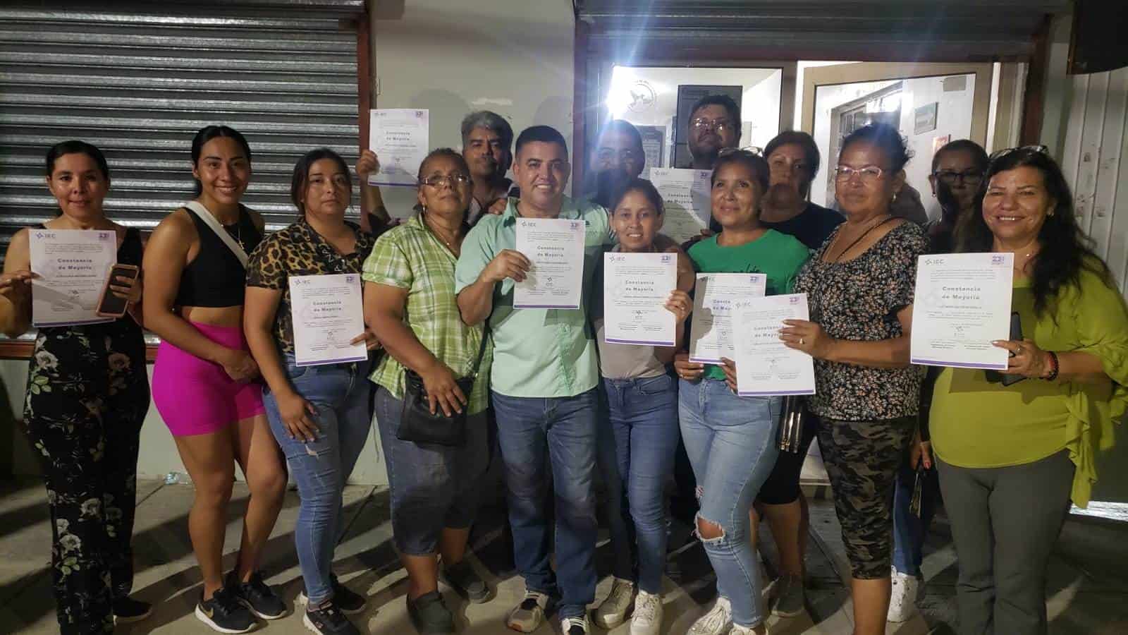 Recibe Feliciano Chano Díaz Constancia de Mayoría