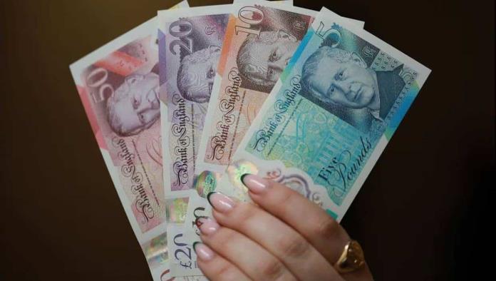 El Banco de Inglaterra lanza los billetes con el retrato del rey Carlos III
