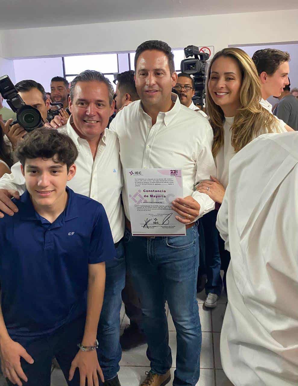 Javier Díaz González recibió la constancia de mayoría que lo acredita como alcalde electo de Saltillo.