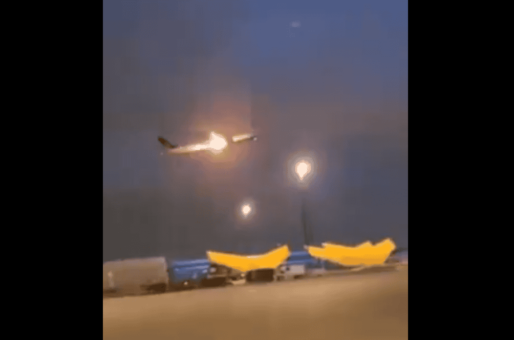 Motor de avión se incendia segundos después de despegar