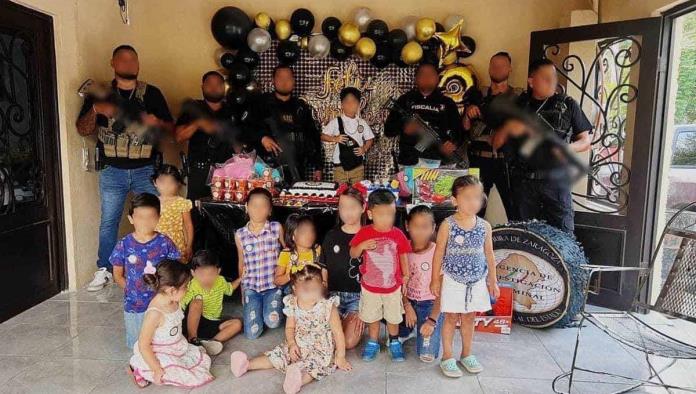 La Policía de la Región Carbonífera sorprende a la pequeña María en su Cumpleaños