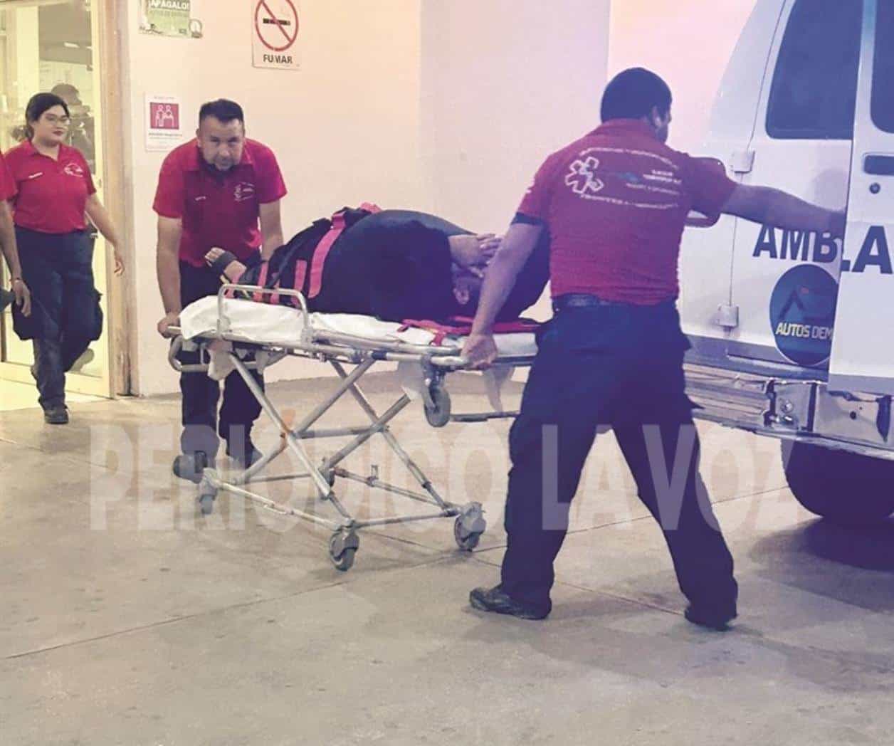 Impacta patrulla y lesiona a policía