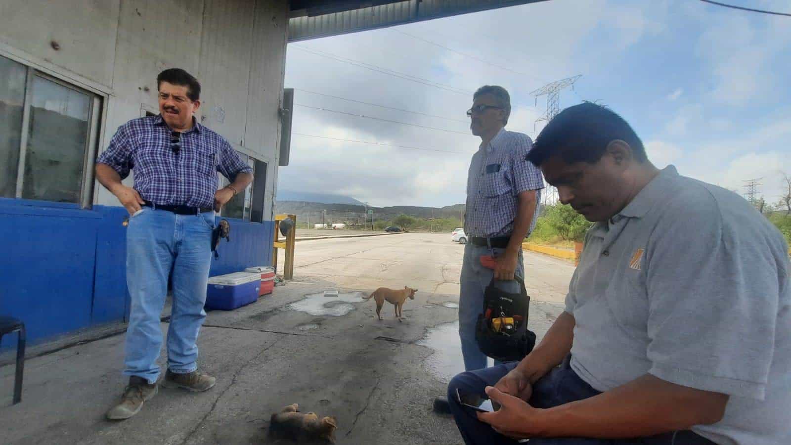 Ingresa personal a realizar labores de mantenimiento al interior de AHMSA.