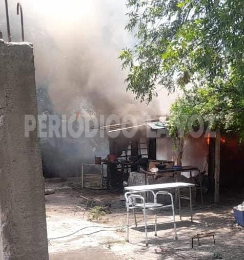 Voraz incendio consume casa