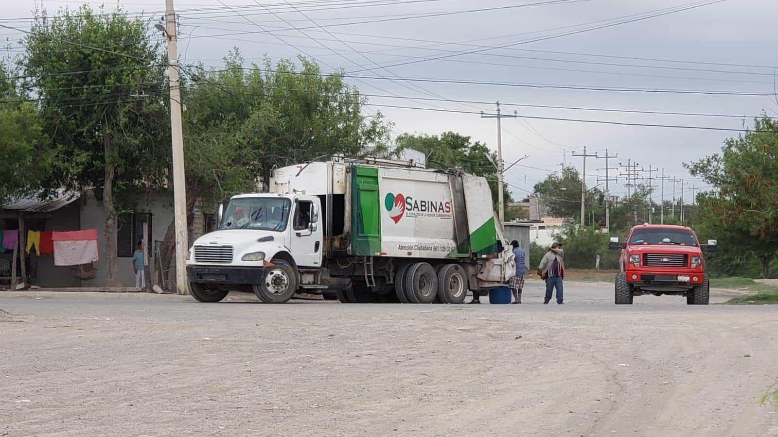 Más de 45 Días con la Basura; Denuncia Directora de Secundaria 68