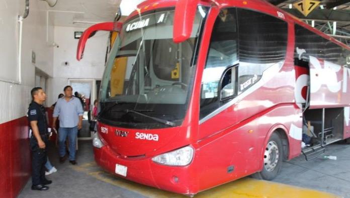 Embargan autobús de SENDA para pago a ex empleados de Monclova. 