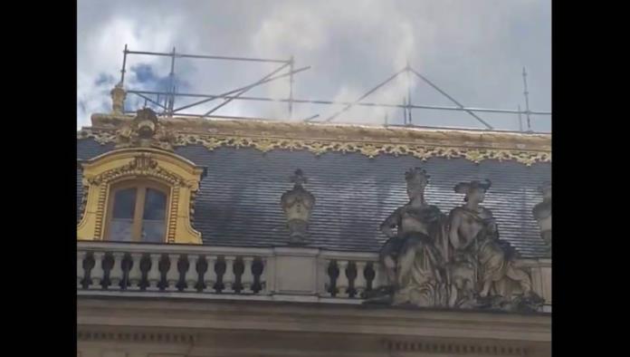 Se incendia el Palacio de Versalles en Francia