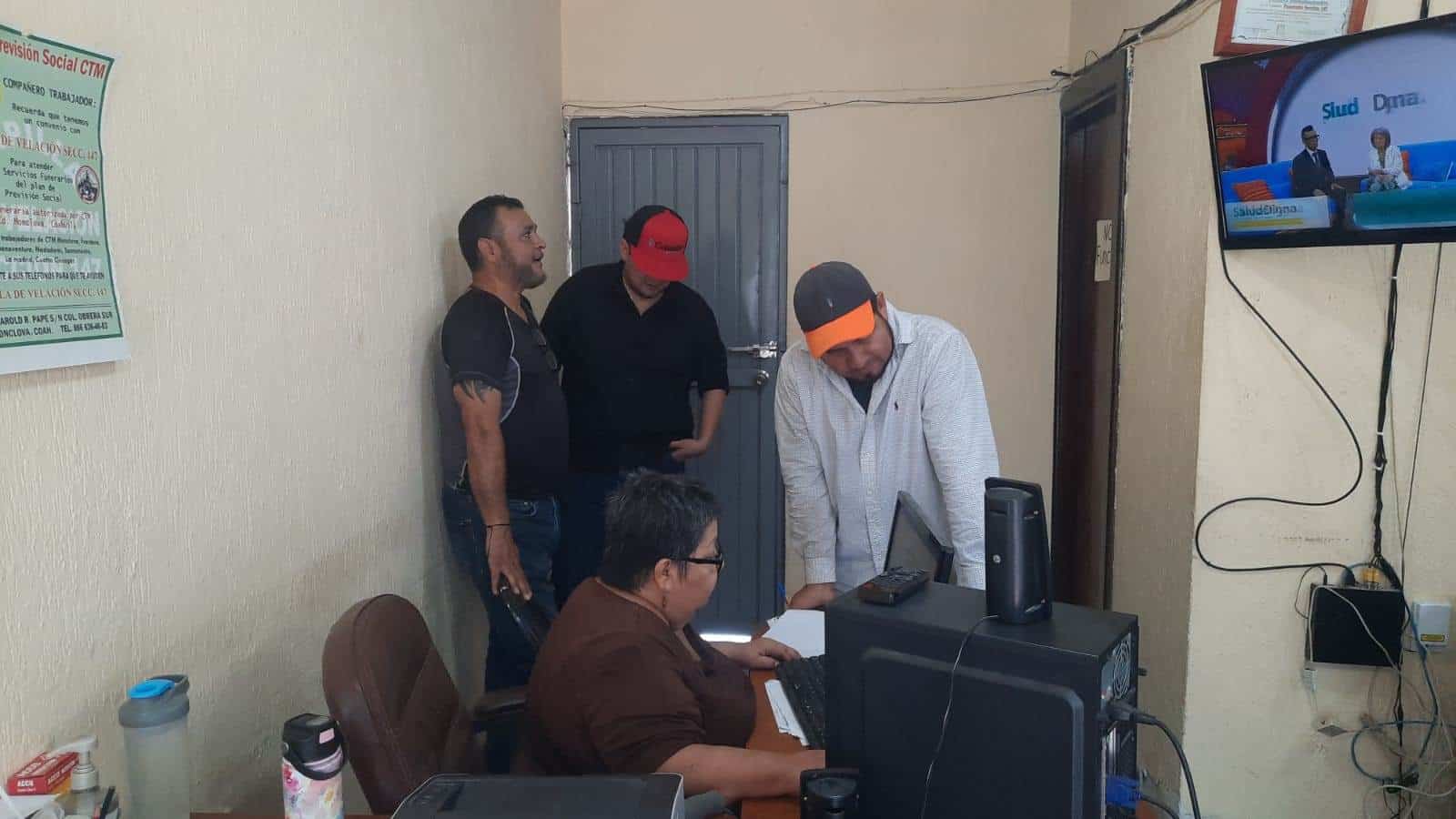Se registran poco más de 500 estudiantes para recibir beca.