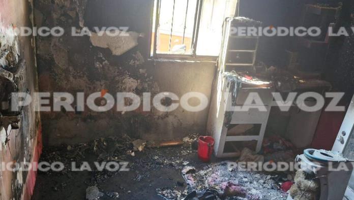 Arde casa en Colinas