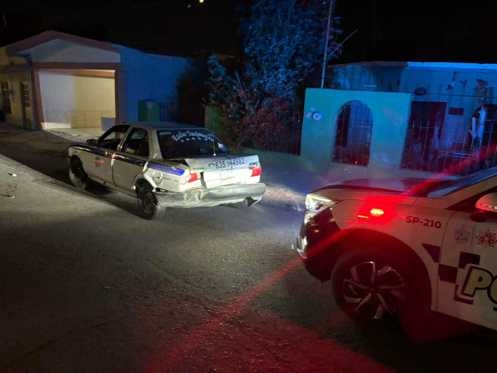 Abandona taxi tras chocar