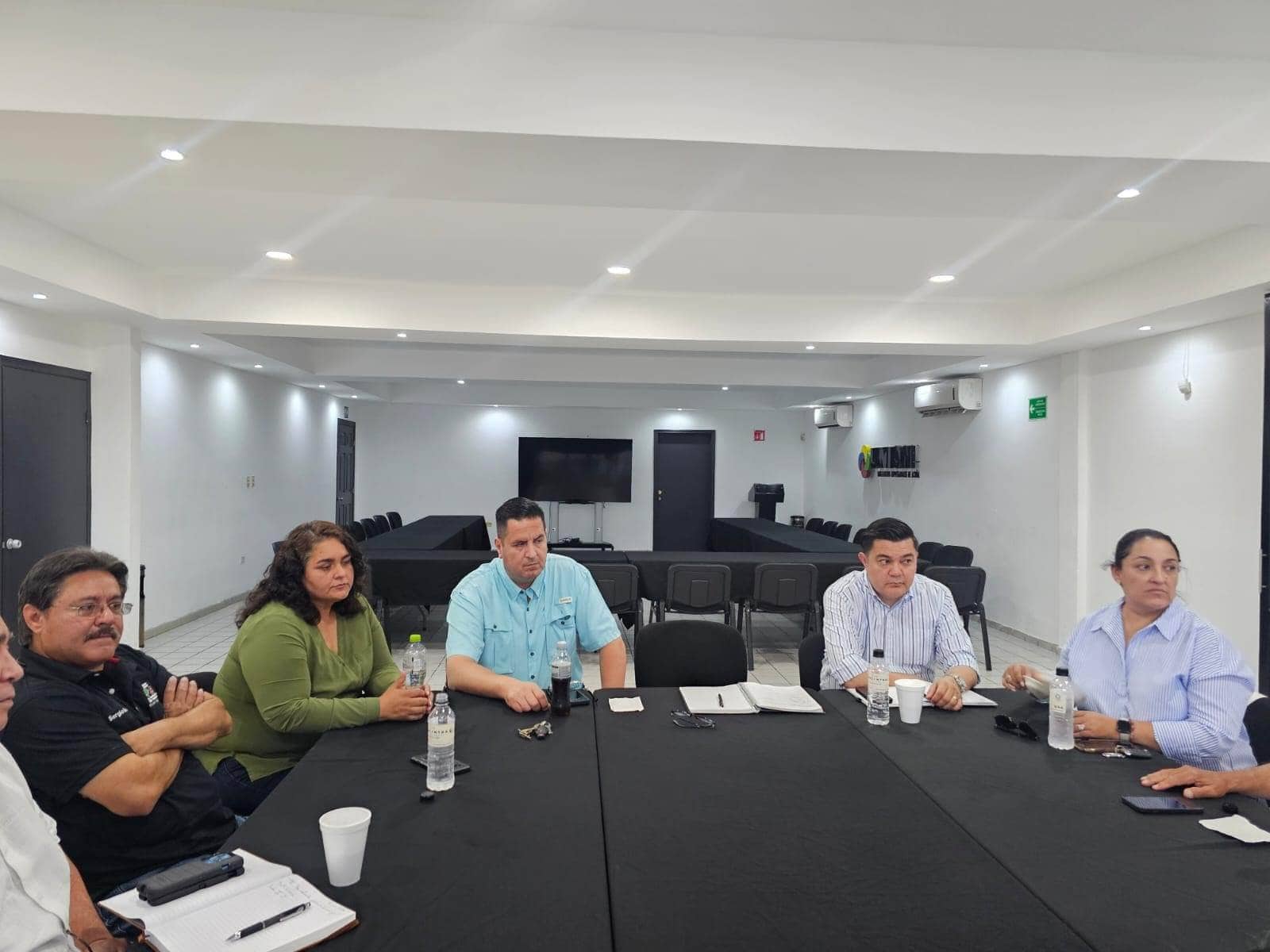 Cámaras empresariales analizan proyectos de infraestructura en la localidad