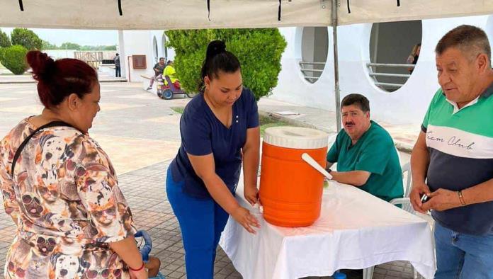 ATENTOS: Instalan módulos de hidratación ante calor extremo