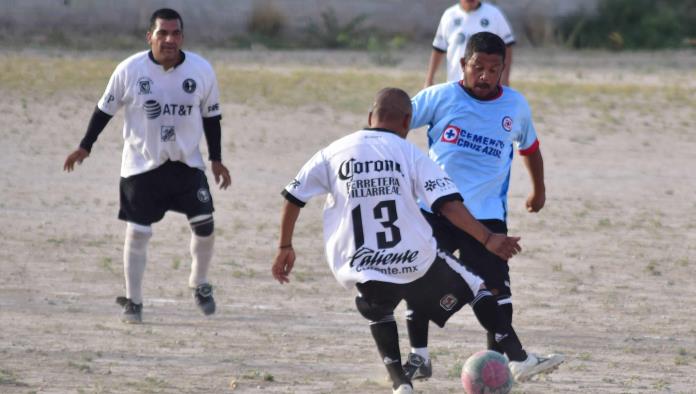 Previo a la jornada 4 del Fútbol Mayor, una tercia de escuadras siguen con marca perfecta.