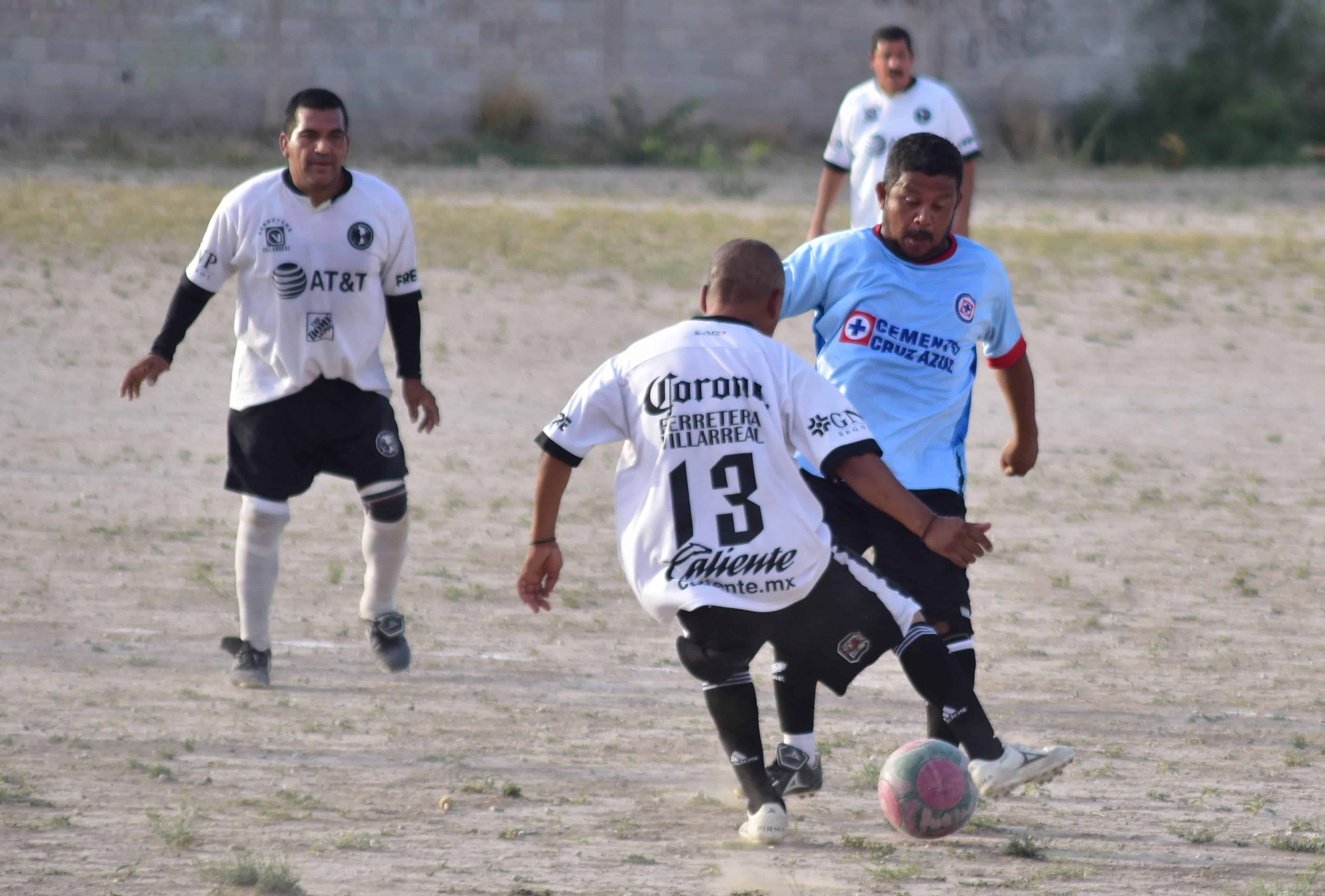 Previo a la jornada 4 del Fútbol Mayor, una tercia de escuadras siguen con marca perfecta.