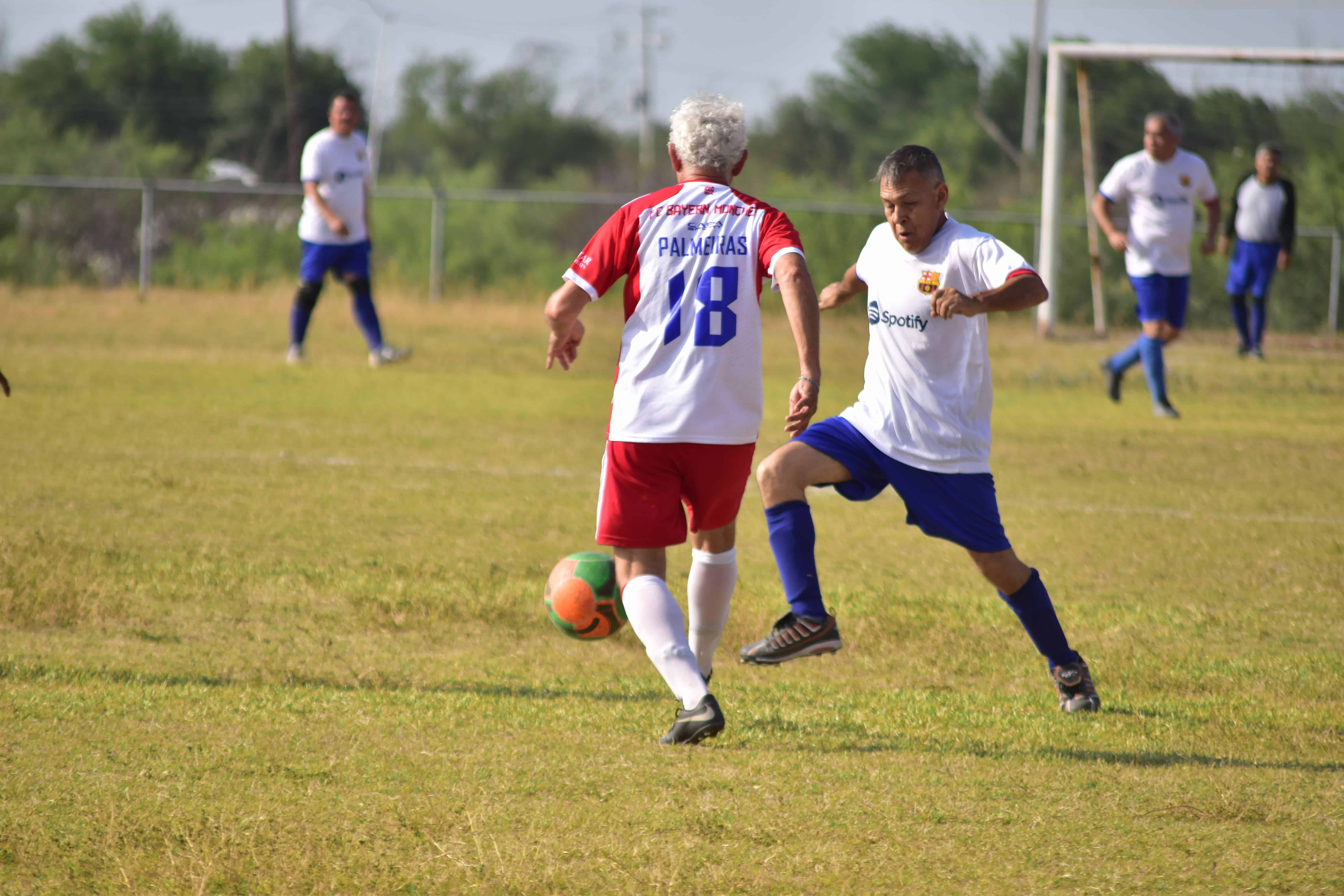 Previo a la jornada 4 del Fútbol Mayor, una tercia de escuadras siguen con marca perfecta.