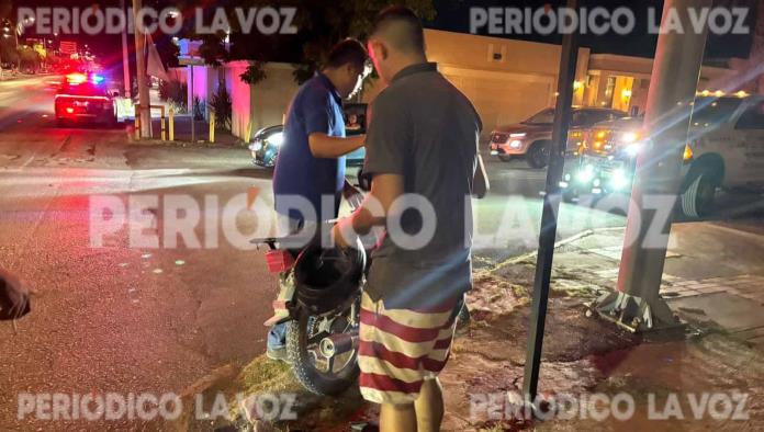 Tumba cafre a pareja de moto