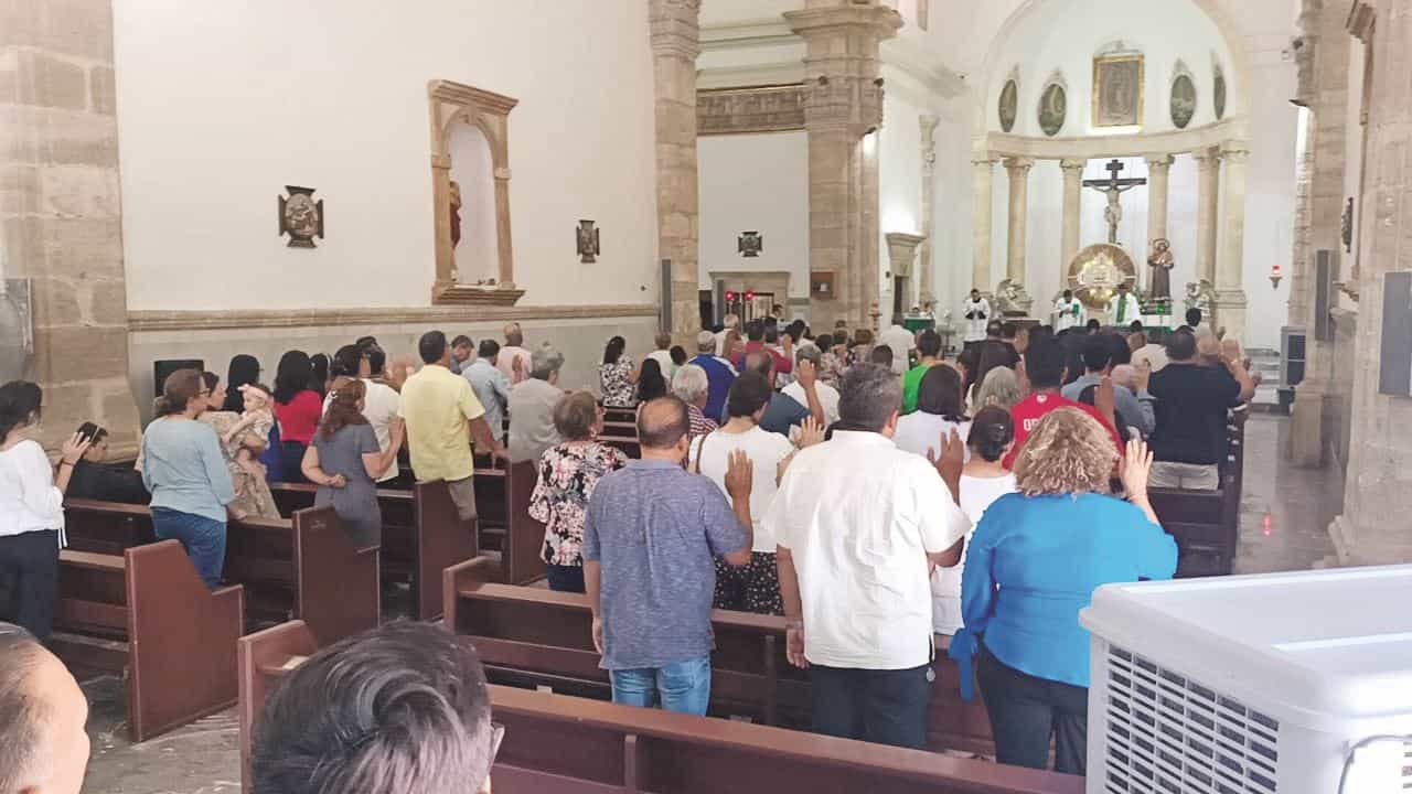 Celebra iglesia el Día del Padre