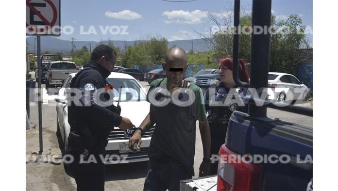Frustran asalto; ‘atoran’ a asaltante