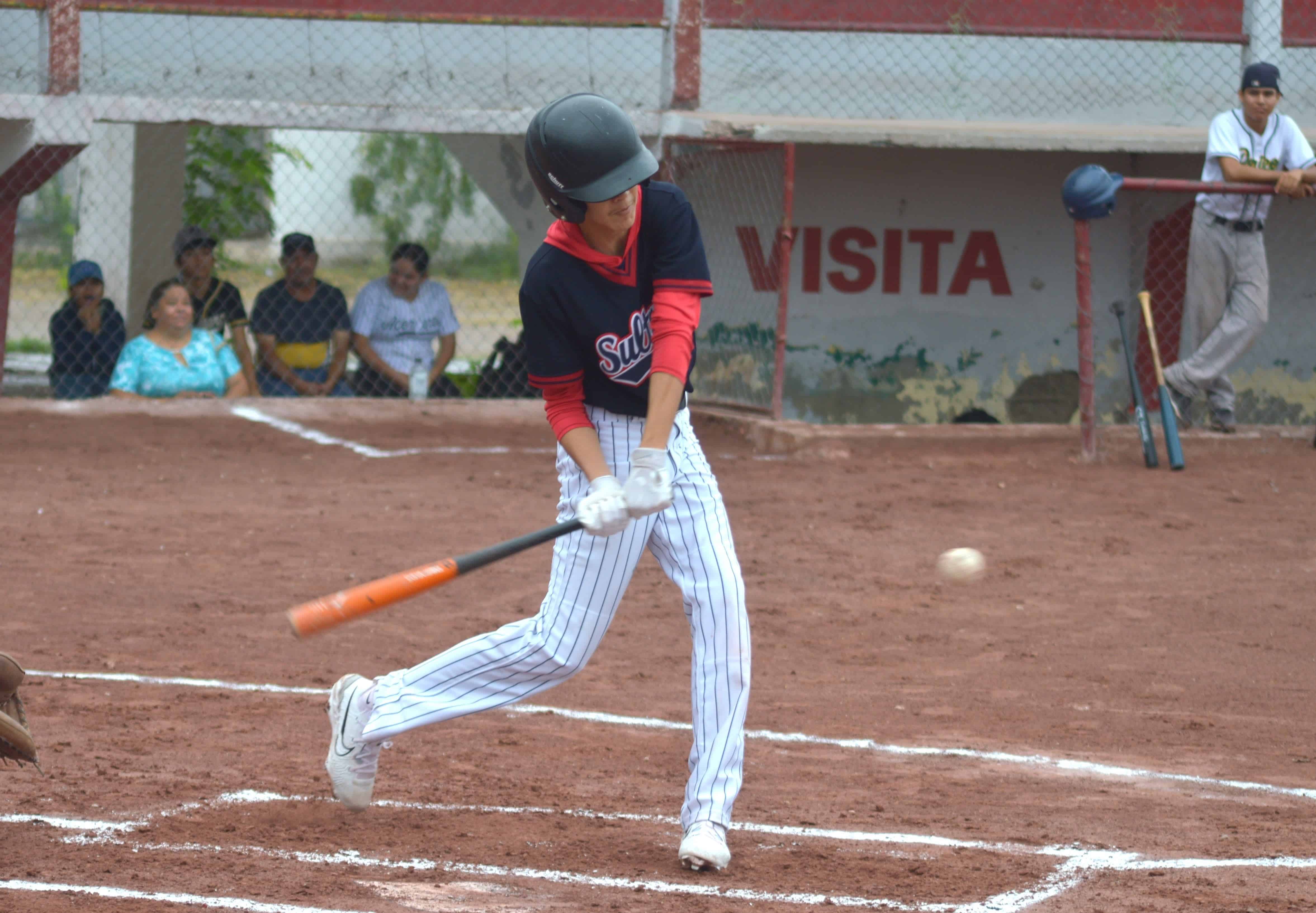 Vence Petroleros a Sultanes