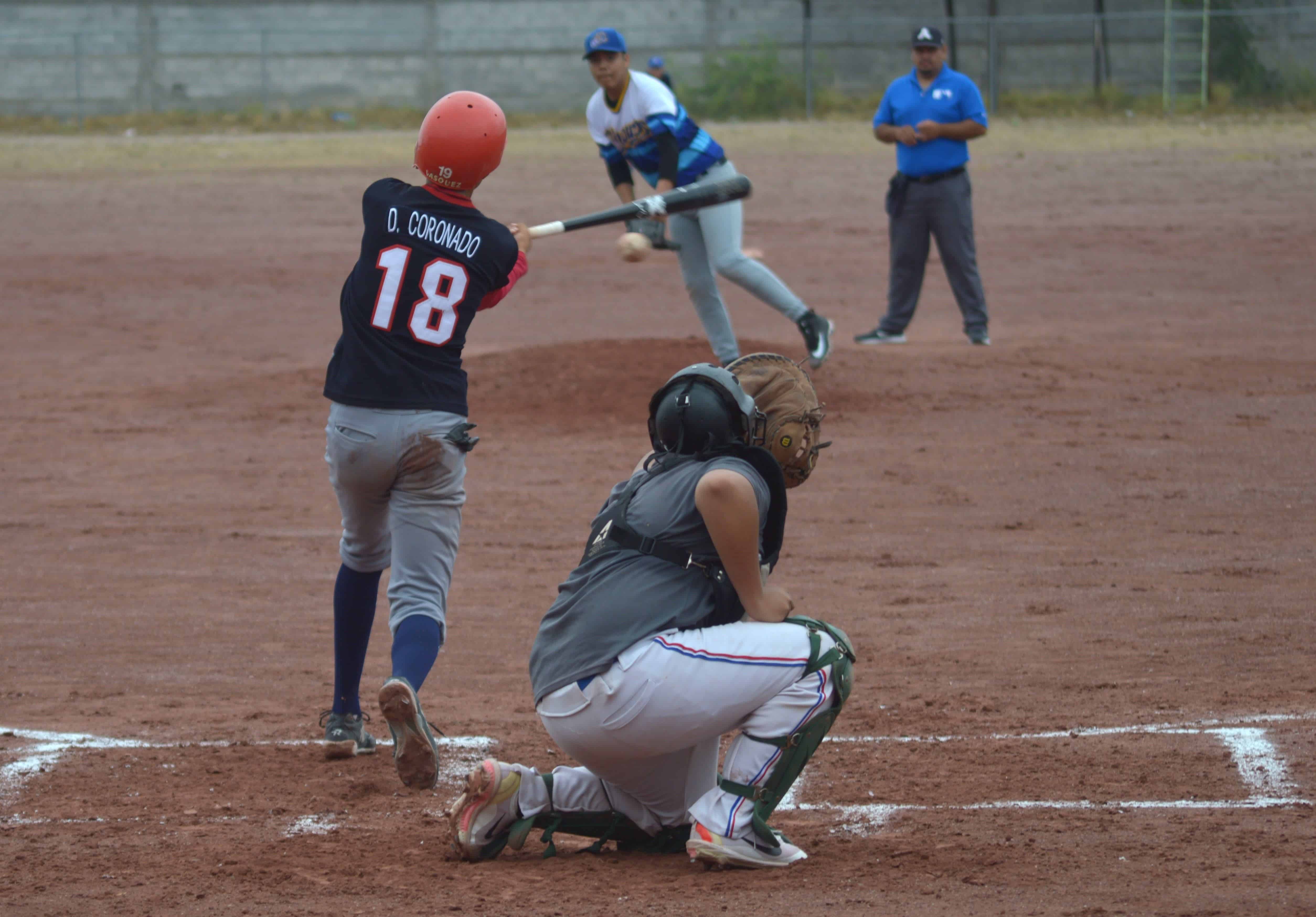 Vence Petroleros a Sultanes