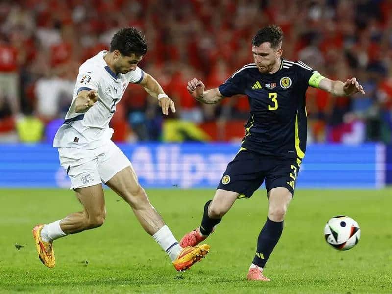 Suiza no pudo superar a Escocia, a pesar de dominar el juego.