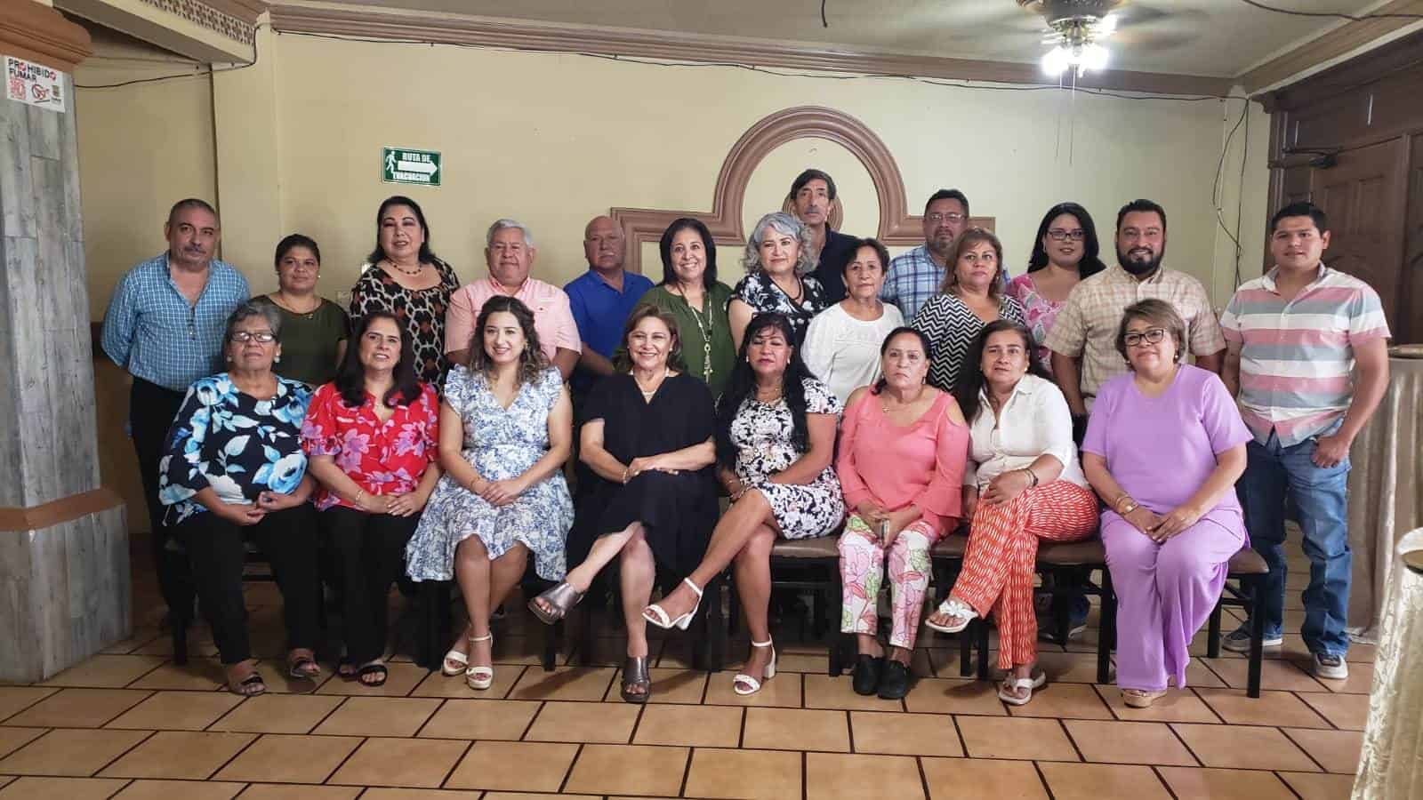 Agradece festejó del día del bibliotecario