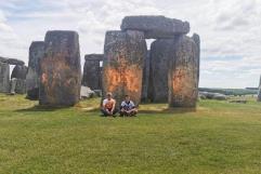 Ambientalistas pintan de naranja el monumento de Stonehenge
