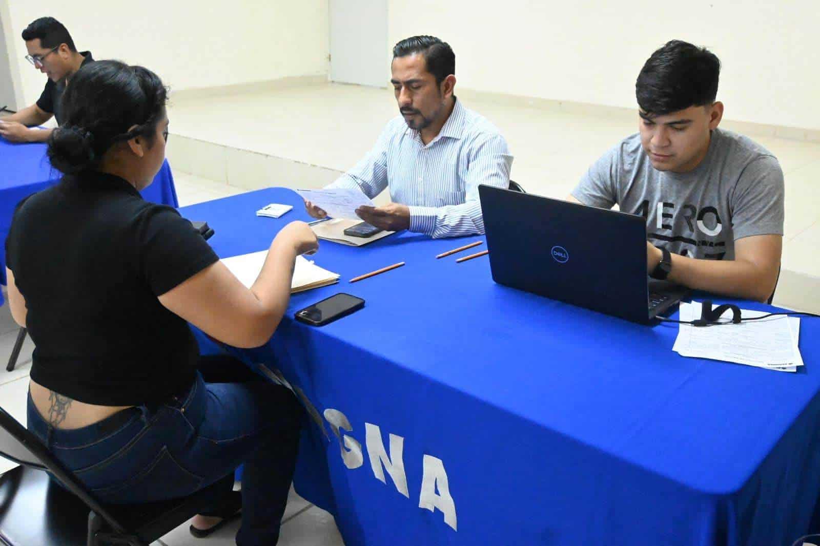 Aprovechan navenses jornada de empleo en Nava