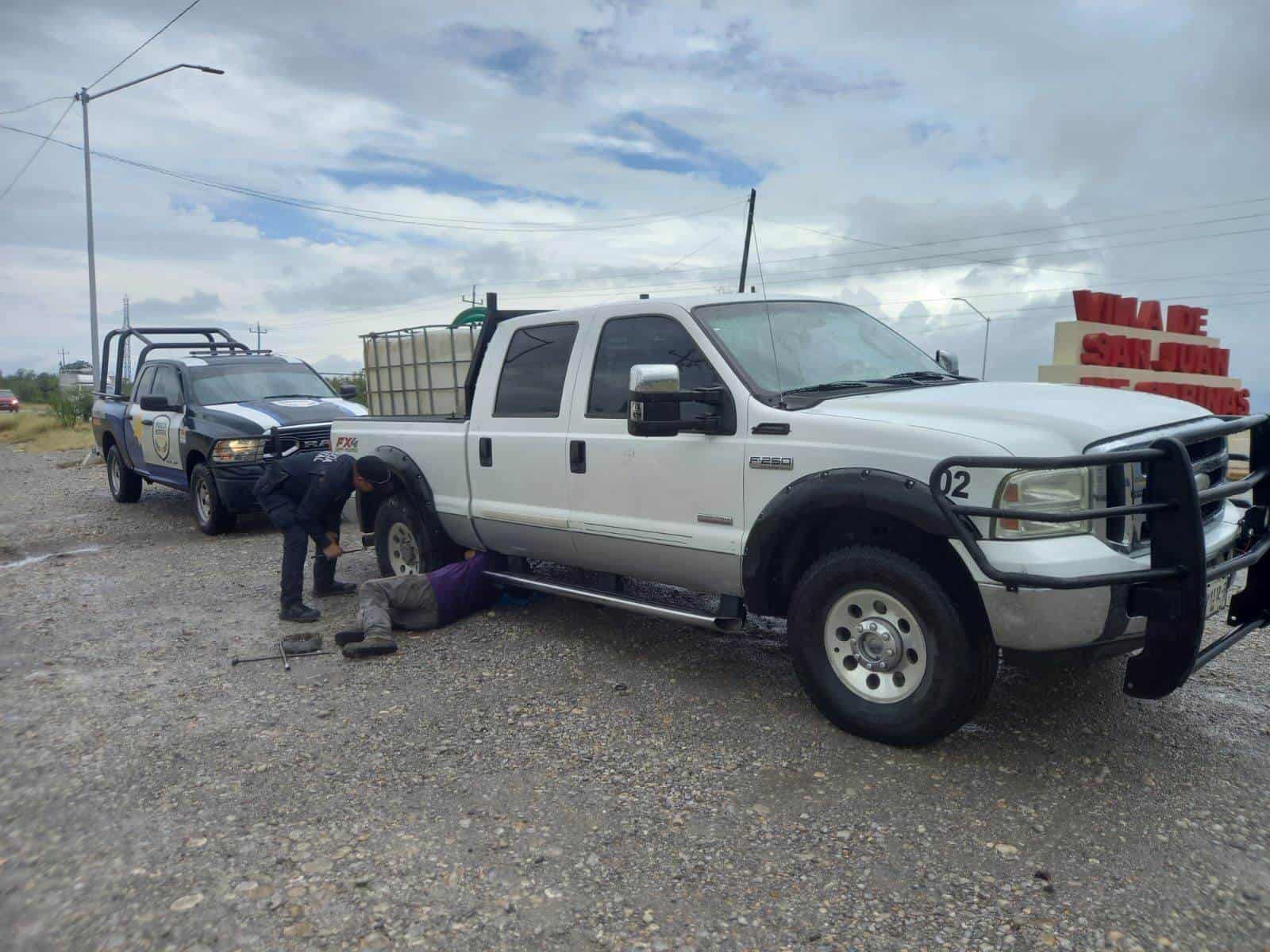 Se une policía estatal en apoyo a población ante lluvias