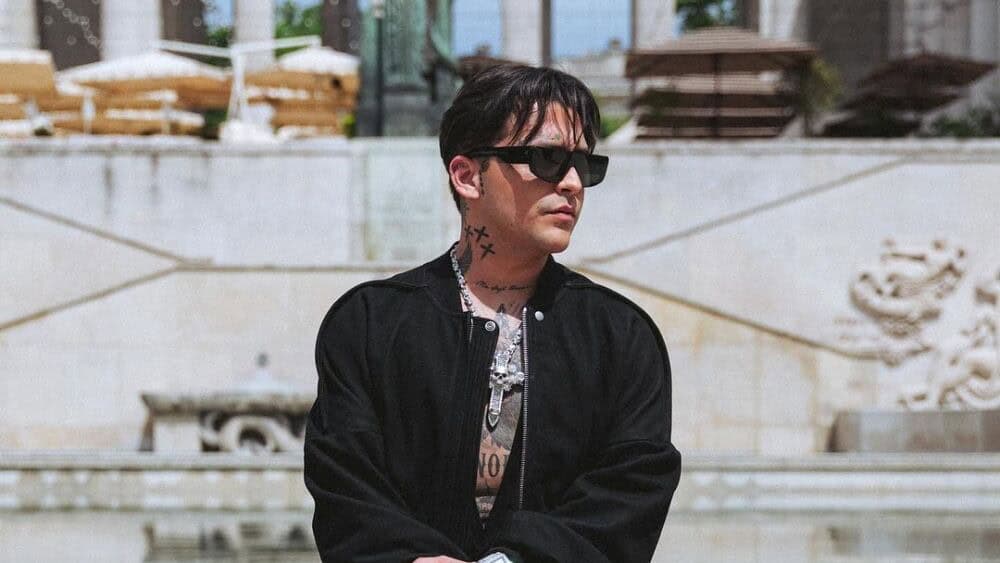 El LOOK que se carga Christian Nodal en la Semana de la Moda en París