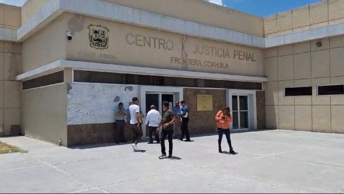 A prisión hermanos agresores