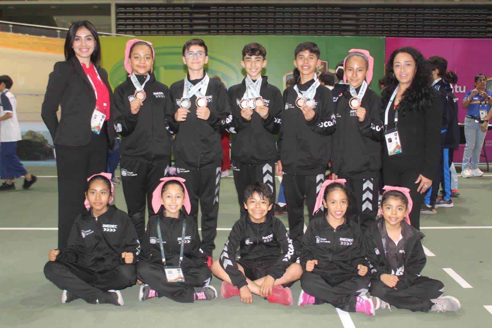 Alza Sebastián 3 medallas