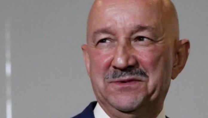 Captan a Carlos Salinas de Gortari con embajador de México en Madrid