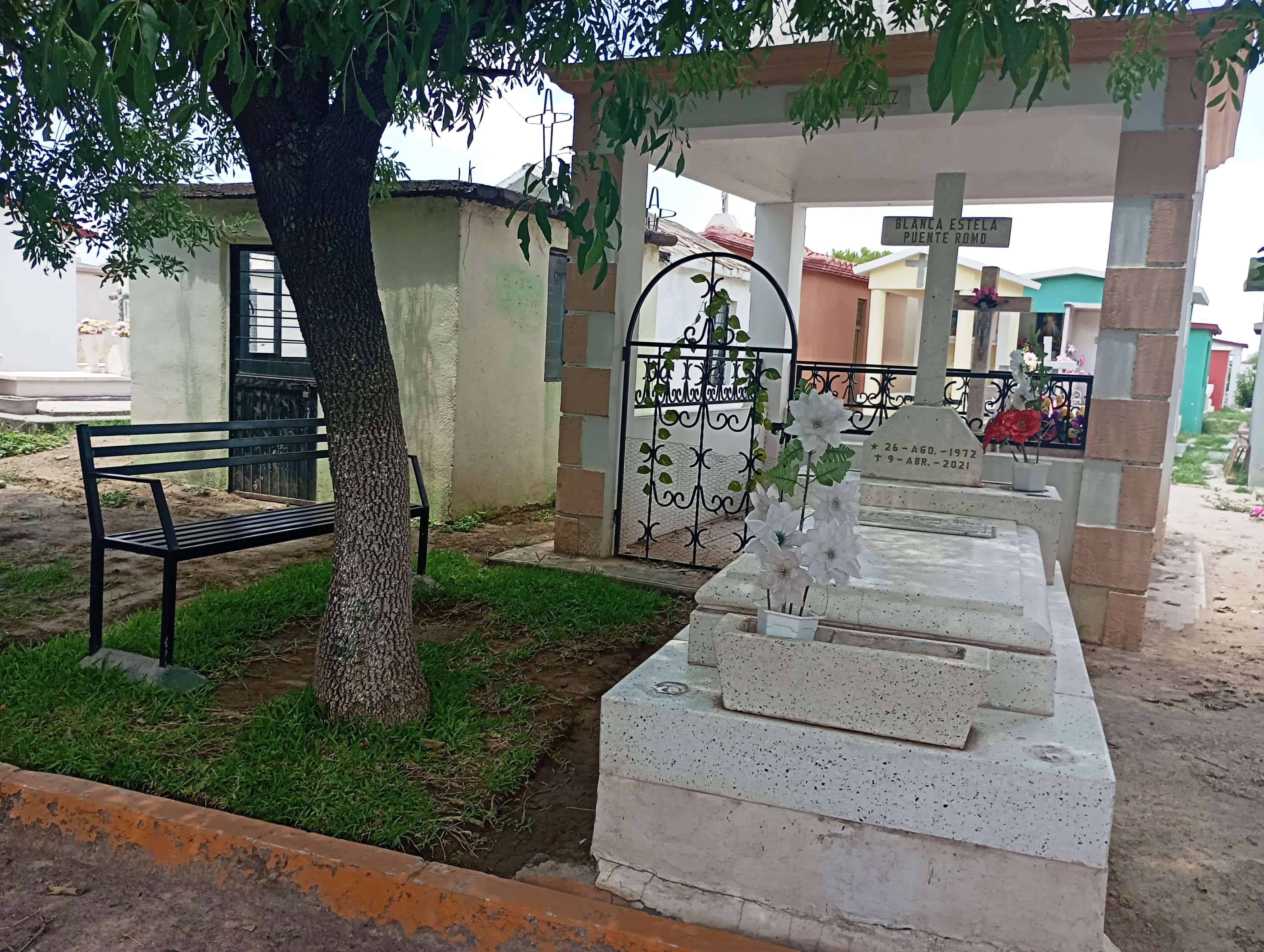 El terreno que disputa la señora Ofelia Espinoza en el Panteón ya tenía dueño para cuando ella lo compró.